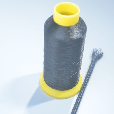 Polyesterfilamenten met een enkel filament met een lage verlenging