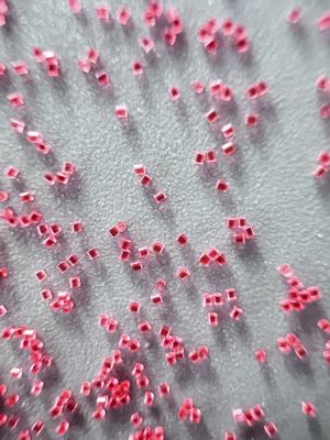 Hoge thermische stabiliteit Plastic Blasting Media 0.40MM Voor gevormde kunststofcomponenten