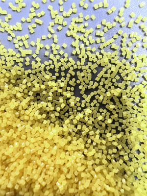 0.4*0.4mm Sandblasting Plastic Geel Kleur Middelgrootte Hoge thermische stabiliteit
